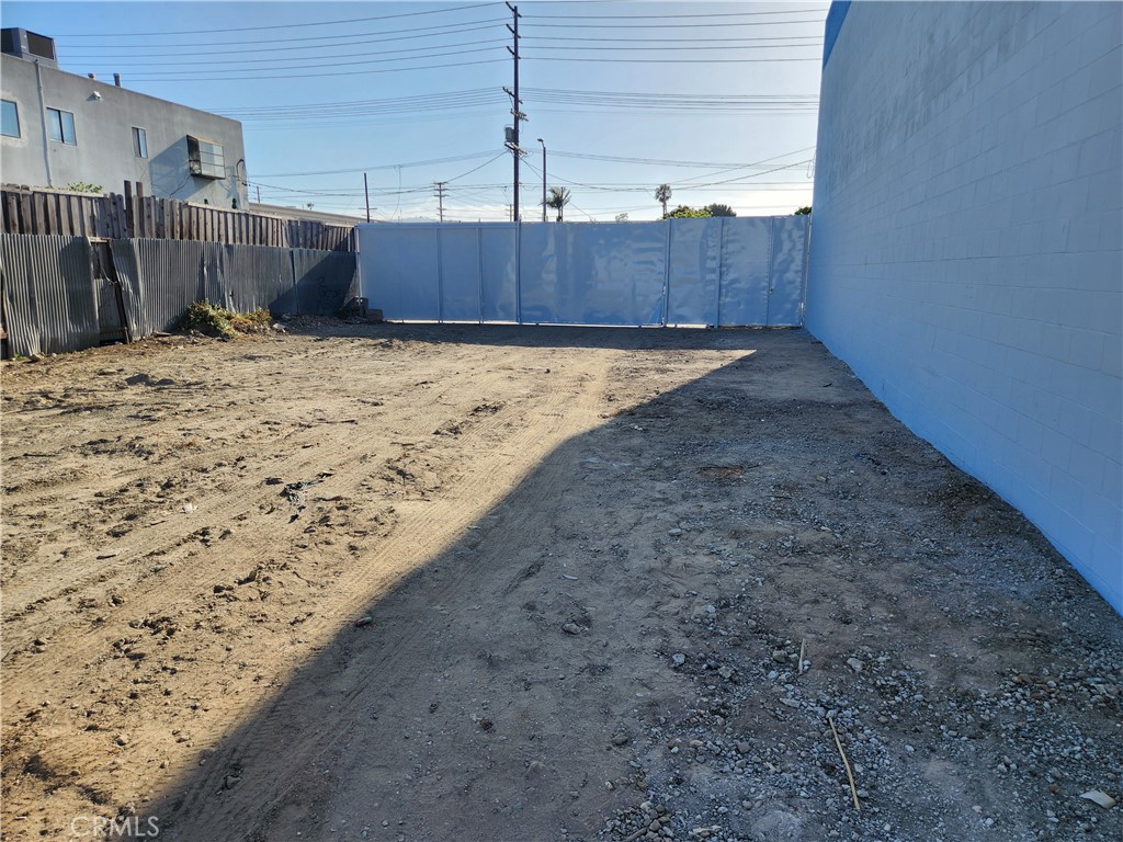 616 618 N Fries Avenue Property Photo 12