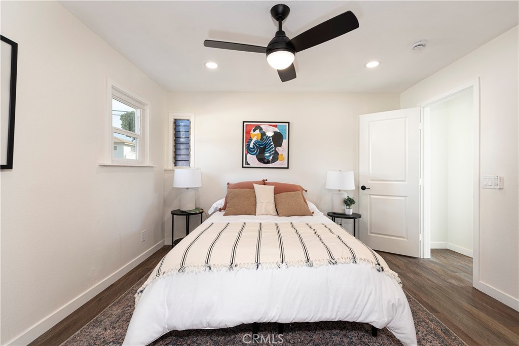 1887 Saint Louis Avenue Property Photo 8
