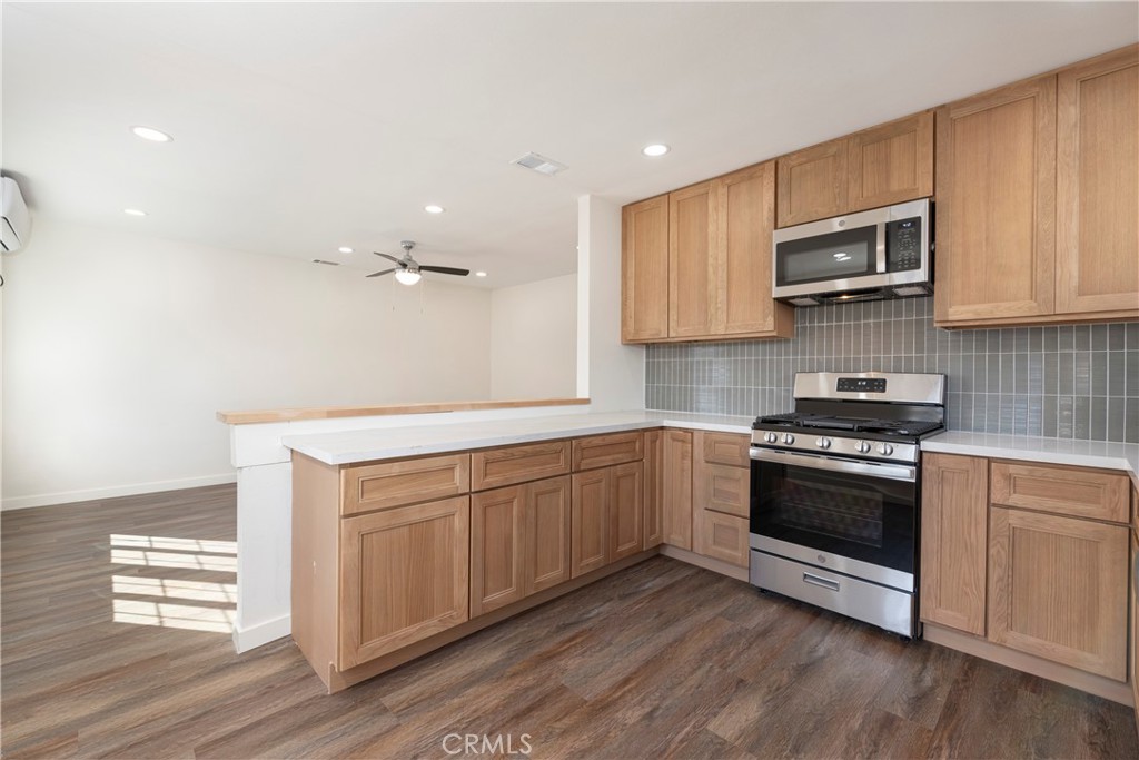 1887 Saint Louis Avenue Property Photo 22