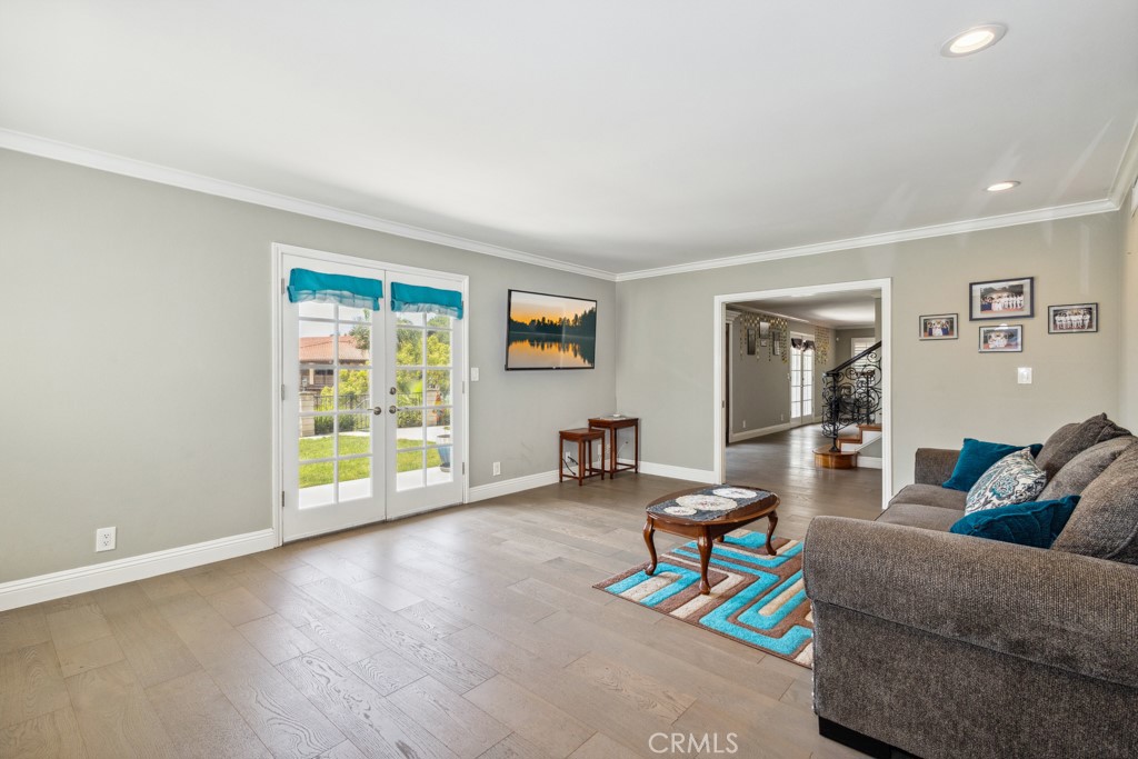 748 S Walnut Avenue Property Photo 12