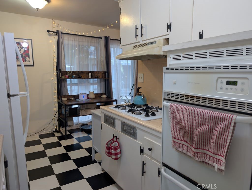 438 Cedar Avenue 4 Property Photo 10