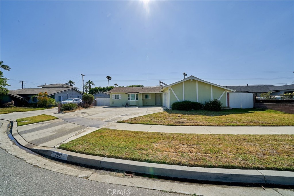 7961 La Corona Way Property Photo 5