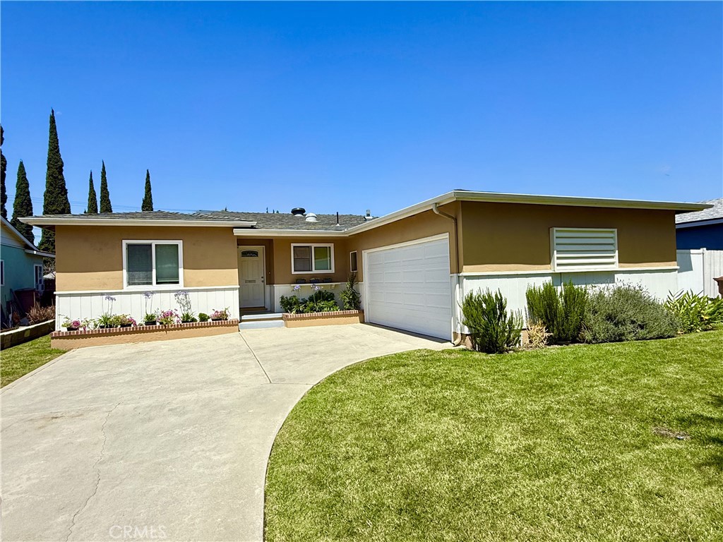 913 N Acacia Avenue