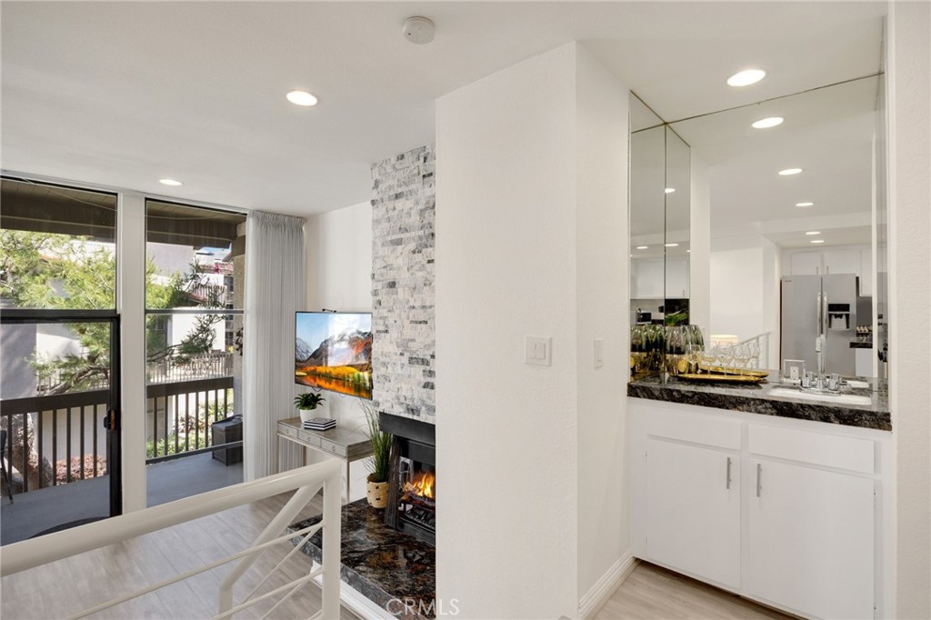 5202 Marina Pacifica Drive S Property Photo 10