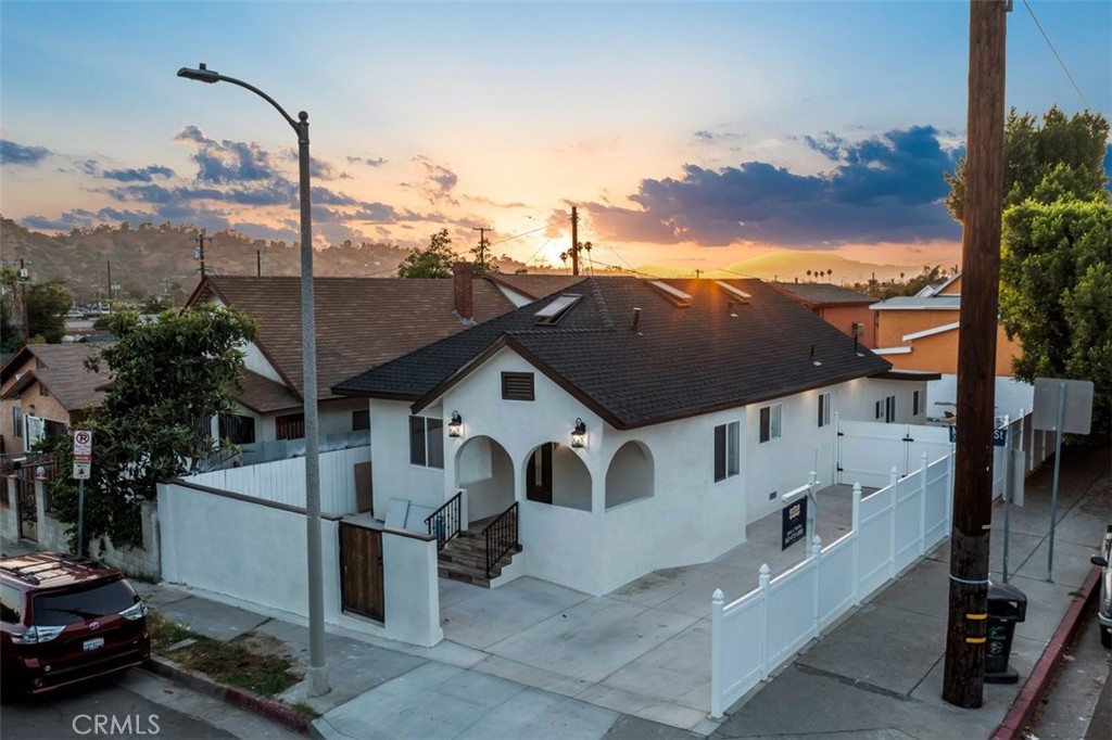 2697 Merced Street Property Photo 2