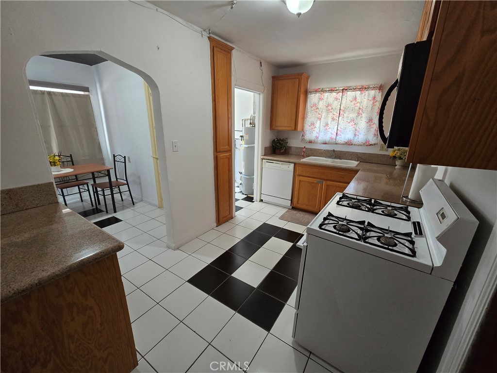 845 Preston Street Property Photo 15