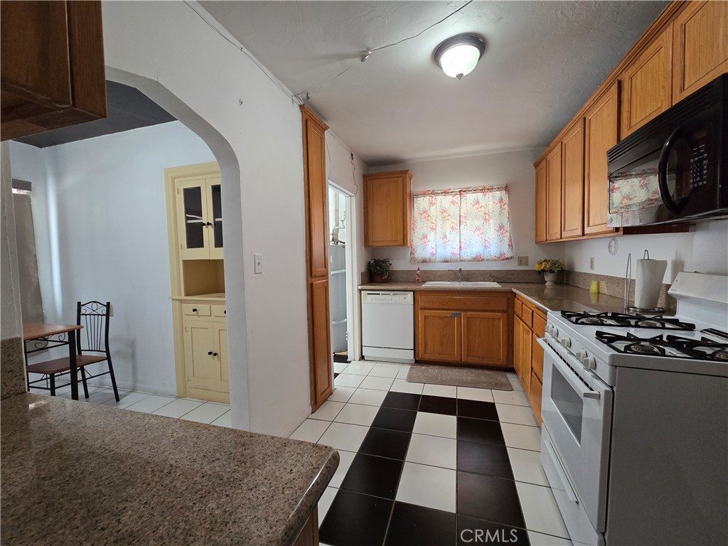 845 Preston Street Property Photo 18