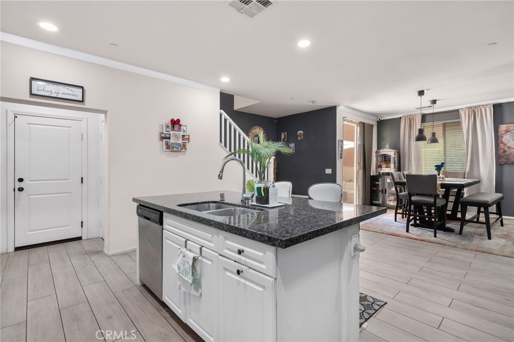 3134 E La Avenida Drive Property Photo 13