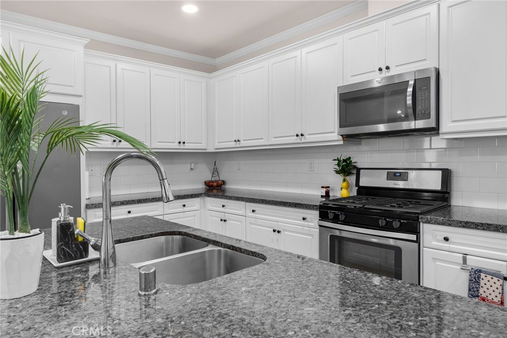 3134 E La Avenida Drive Property Photo 16
