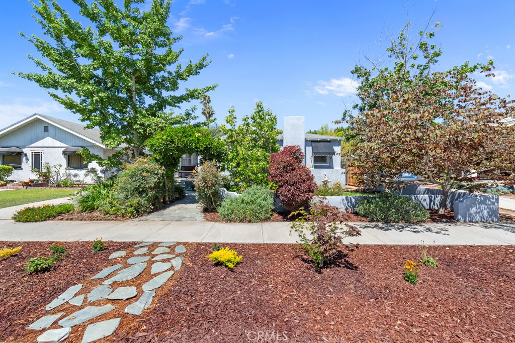 3711 Falcon Avenue Property Photo 1