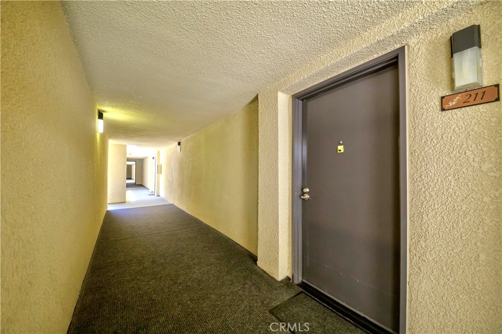 21450 Burbank Boulevard 211 Property Photo 3