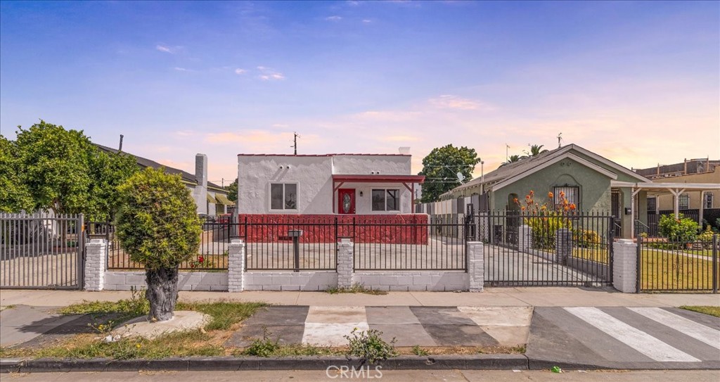 727 E 94th Street Property Photo 1