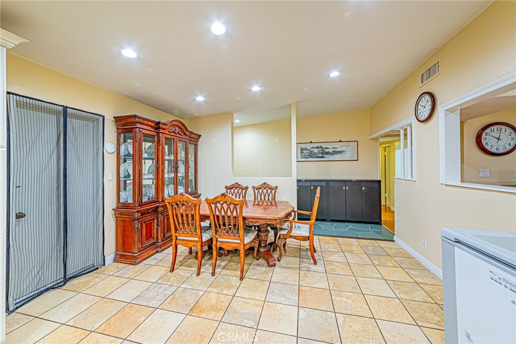 12256 Lesley Street Property Photo 6