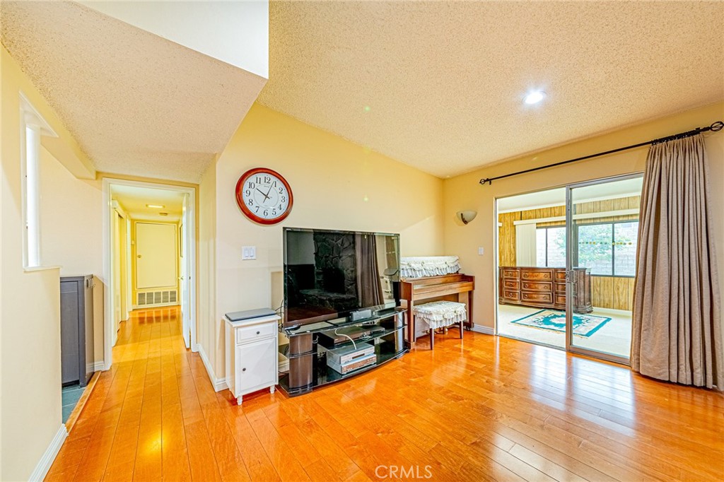 12256 Lesley Street Property Photo 14