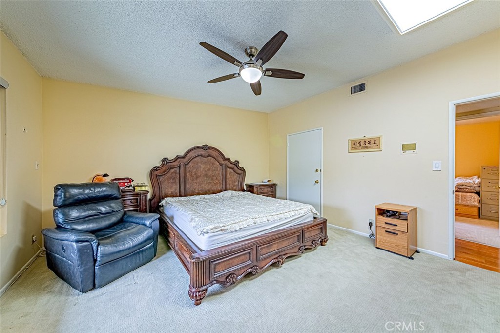12256 Lesley Street Property Photo 16