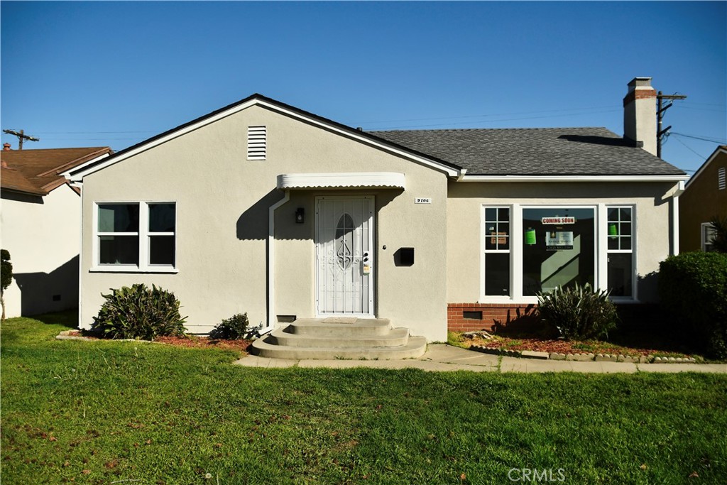 9106 S Gramercy Place Property Photo 2