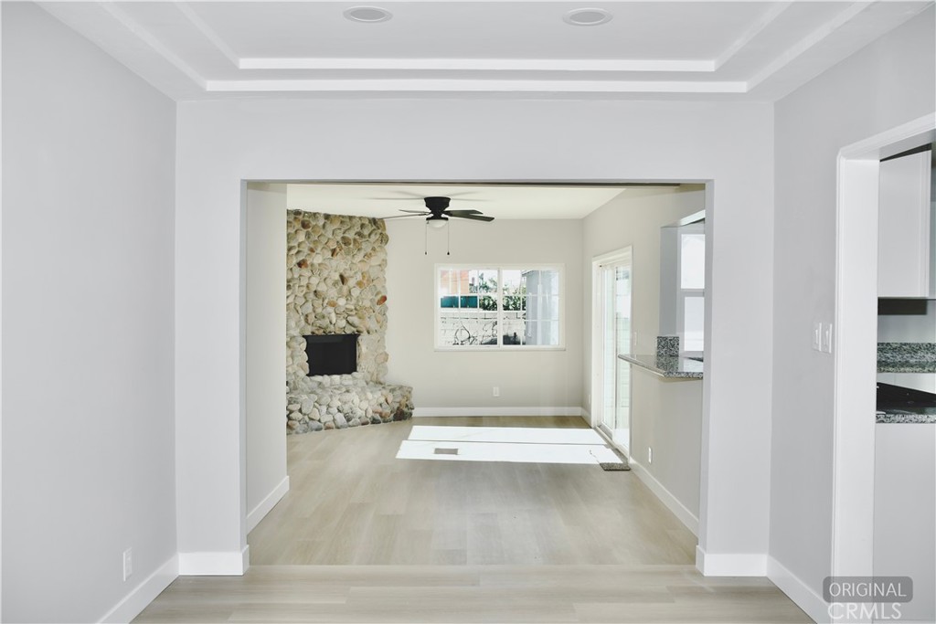 9106 S Gramercy Place Property Photo 4