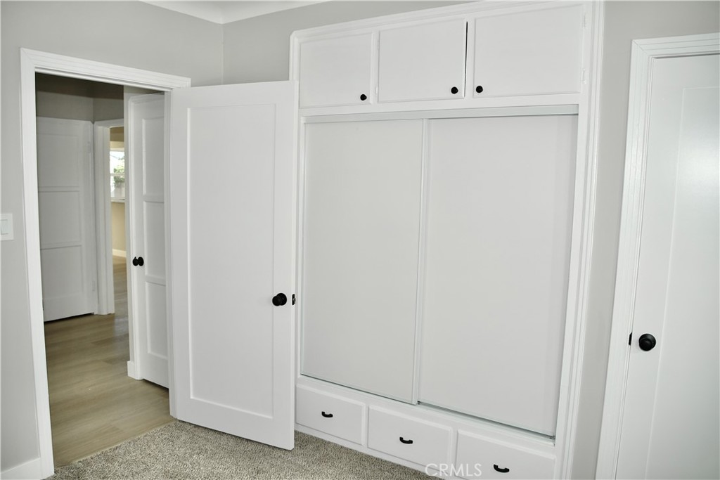 9106 S Gramercy Place Property Photo 10