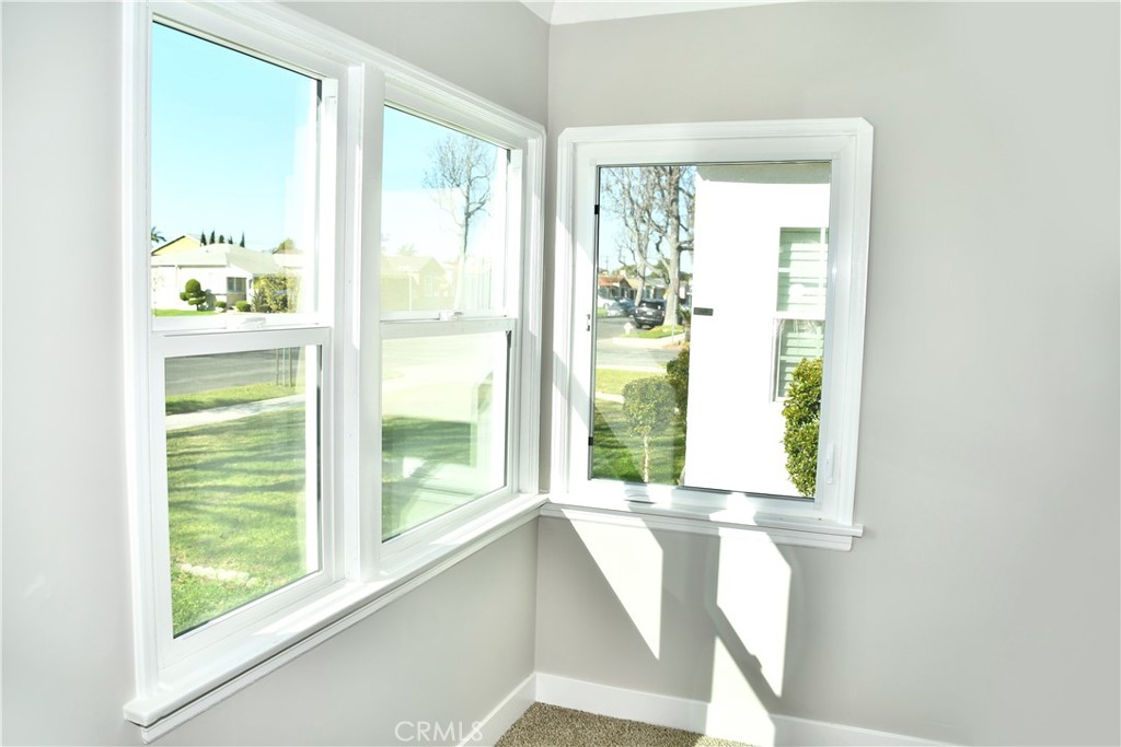 9106 S Gramercy Place Property Photo 11