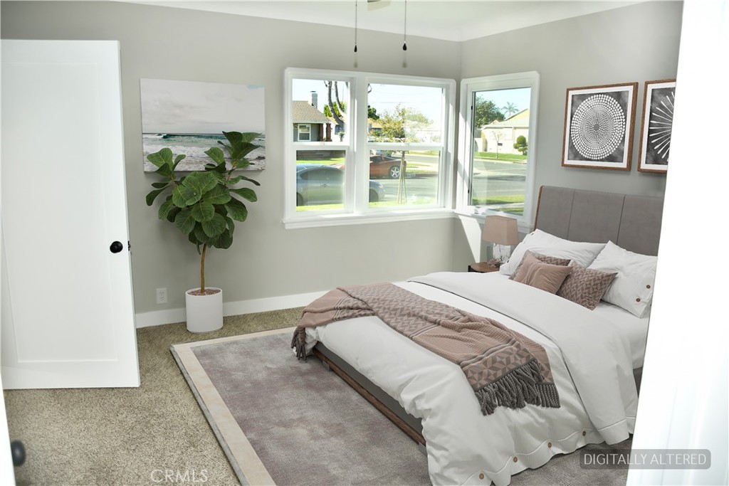 9106 S Gramercy Place Property Photo 12