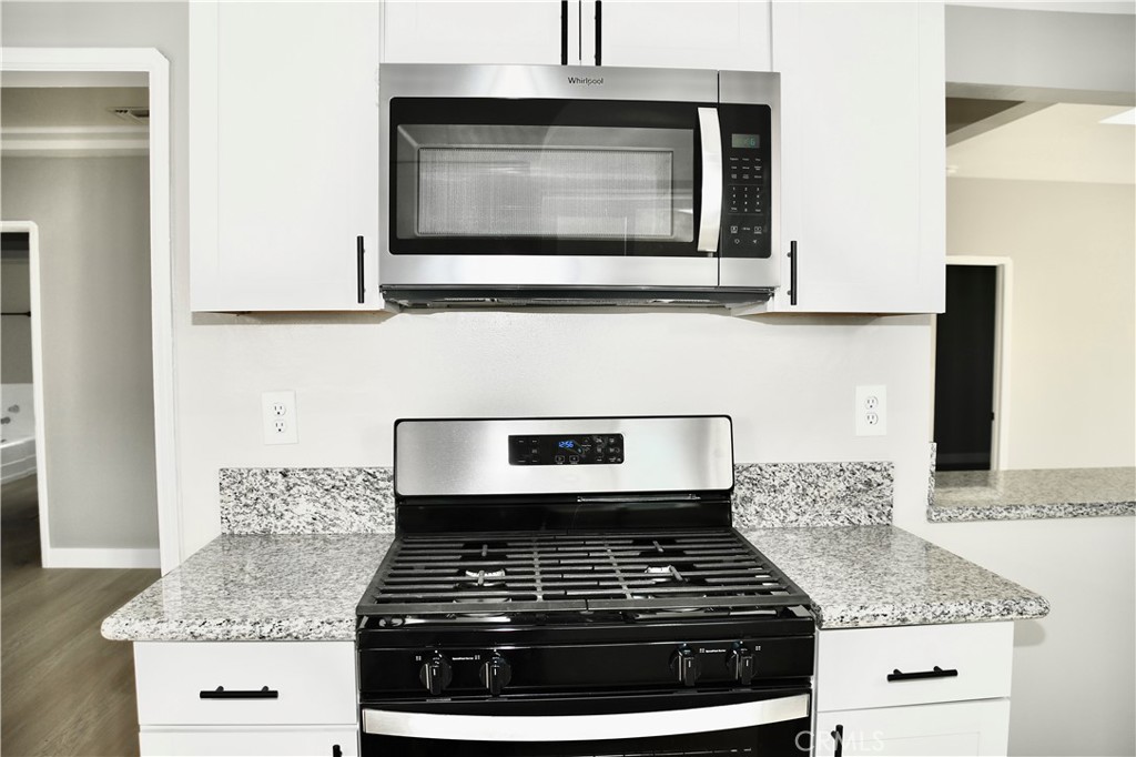 9106 S Gramercy Place Property Photo 16