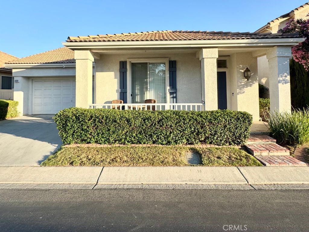 5950 Turnberry Dr Property Photo