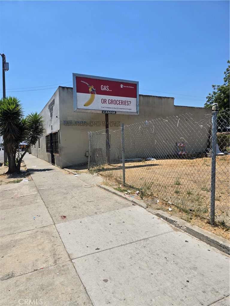 6205 Compton Avenue Property Photo 1