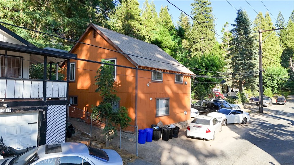 23004 Pine Lane Property Photo 3