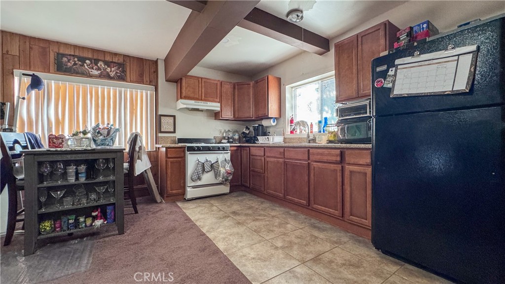 23004 Pine Lane Property Photo 8