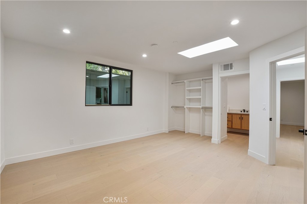 3560 Lavell Property Photo 18