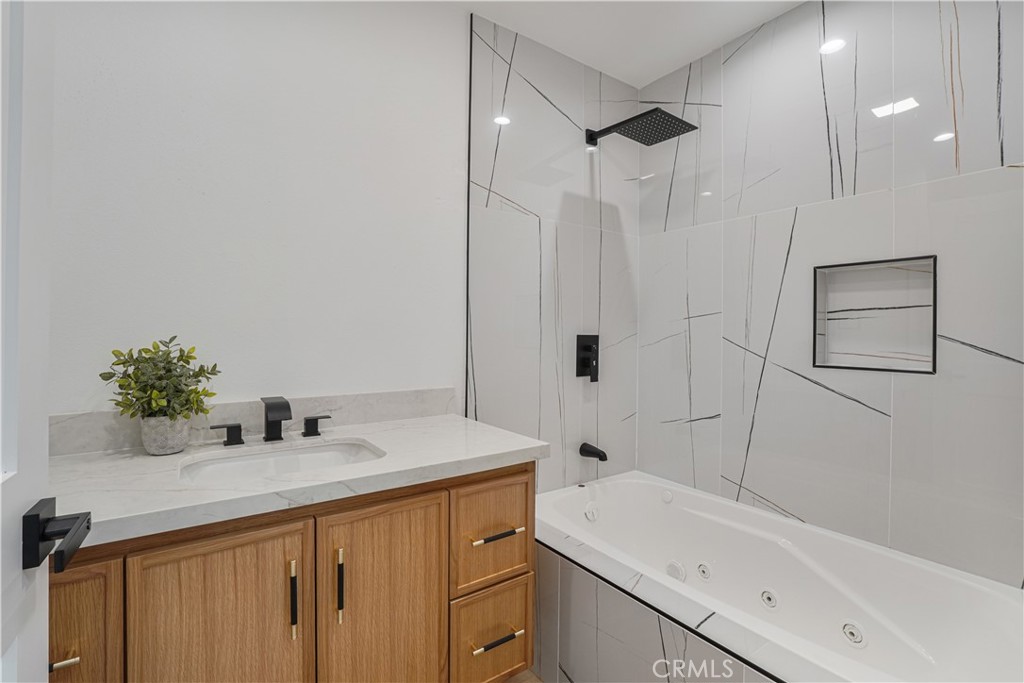 3560 Lavell Property Photo 22