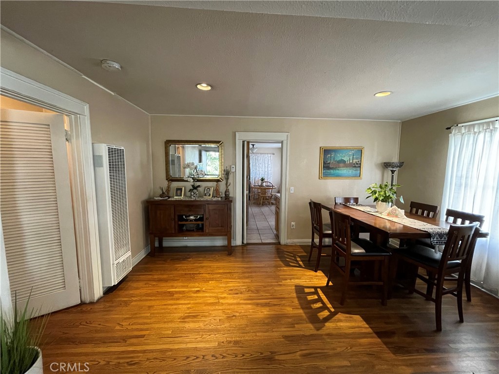 5221 Satsuma Property Photo 7