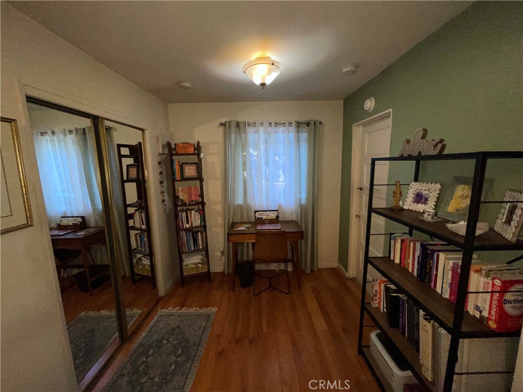 5221 Satsuma Property Photo 12