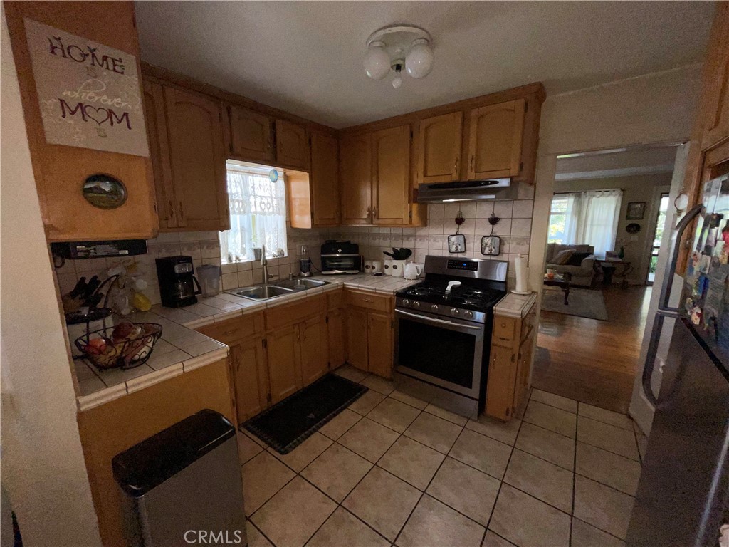 5221 Satsuma Property Photo 14