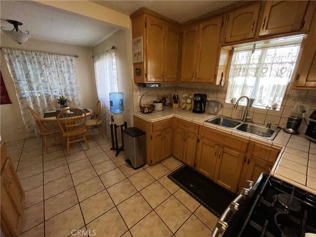 5221 Satsuma Property Photo 15