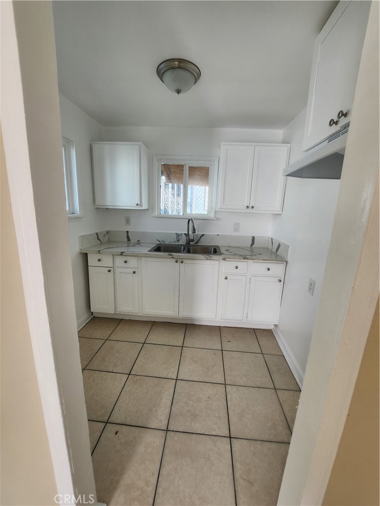 3713 W Imperial 3 Property Photo 2