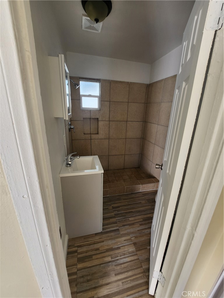 3717 W Imperial 8 Property Photo 5