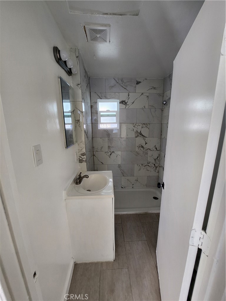 3717 W Imperial 9 Property Photo 6