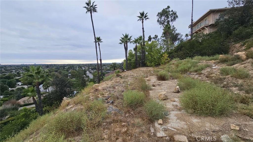 1822 Loma Roja Property Photo 2