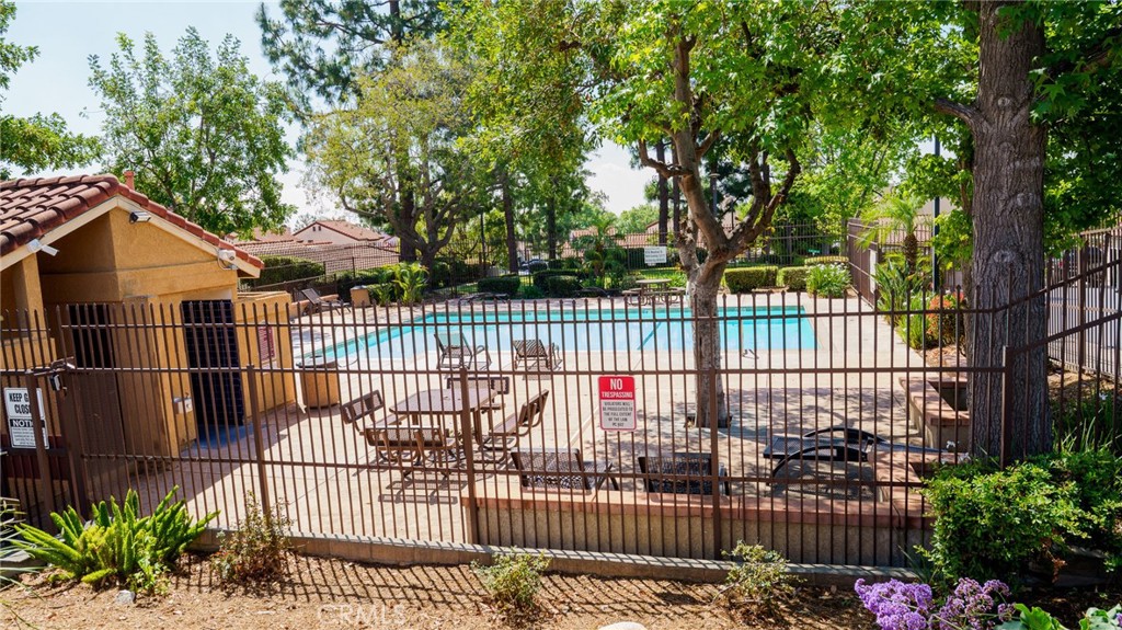 6756 Shaded Wood Property Photo 7