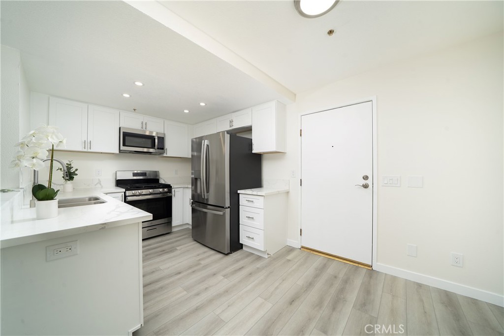 1501 N Brea Boulevard 212 Property Photo 6