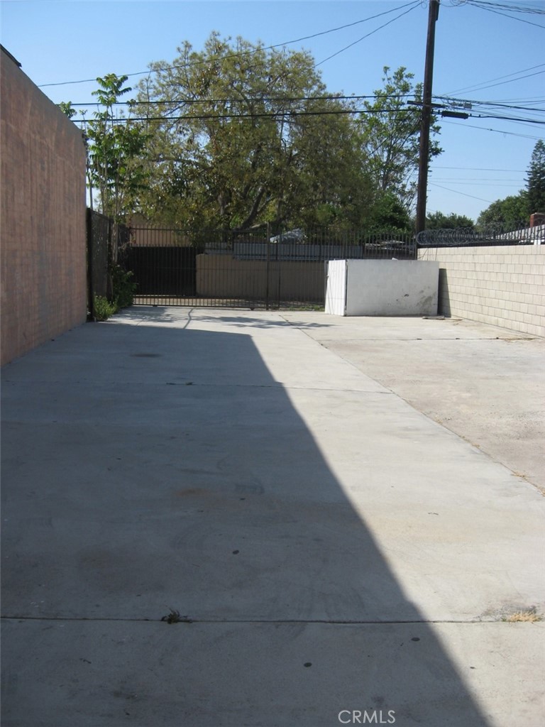 1826 E Compton Property Photo 4