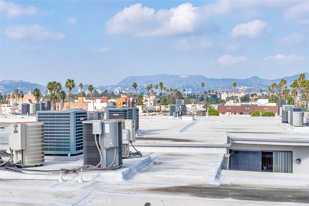 533 S St Andrews Place 104 Property Photo 16