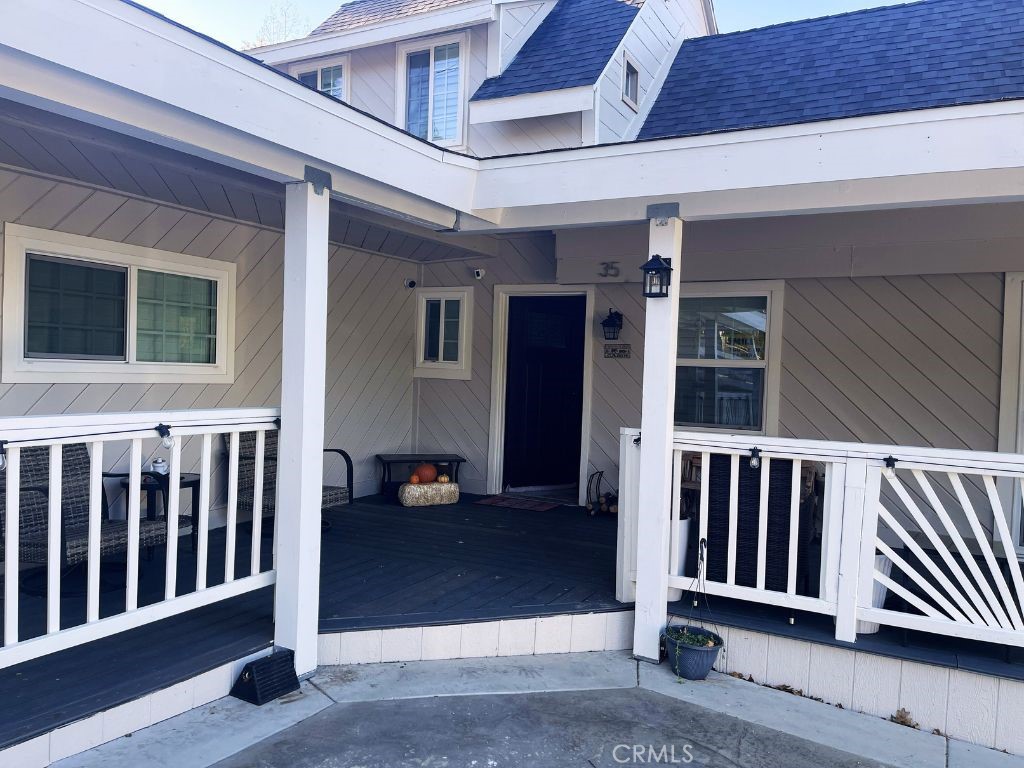 1350 Oak Property Photo 4