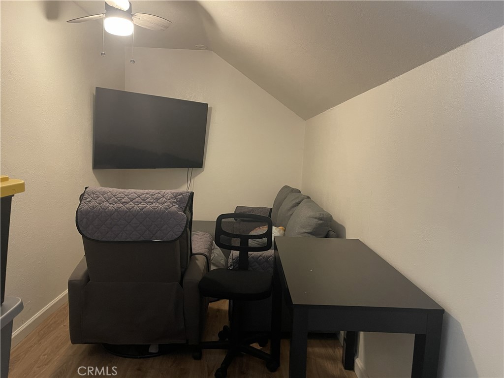 1350 Oak Property Photo 19