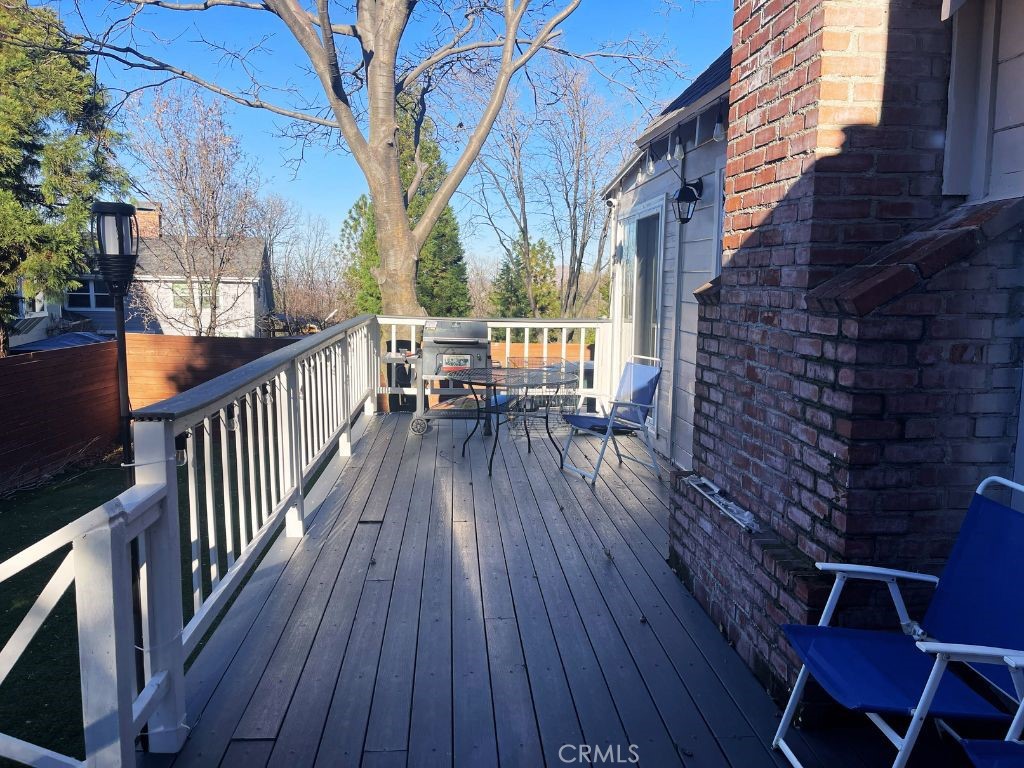 1350 Oak Property Photo 24