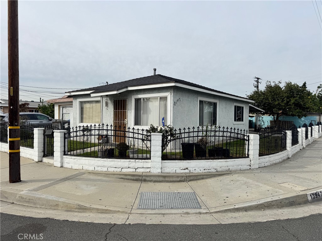 13947 Downey Property Photo 2