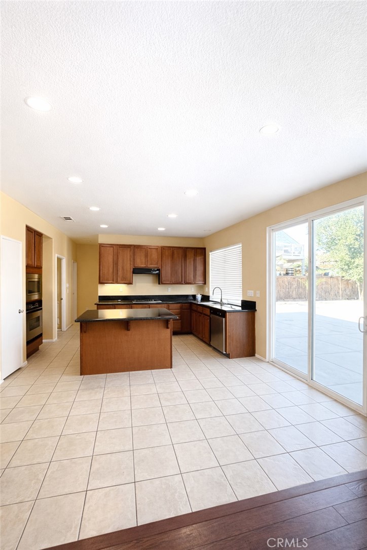 15082 Zircon Property Photo 4