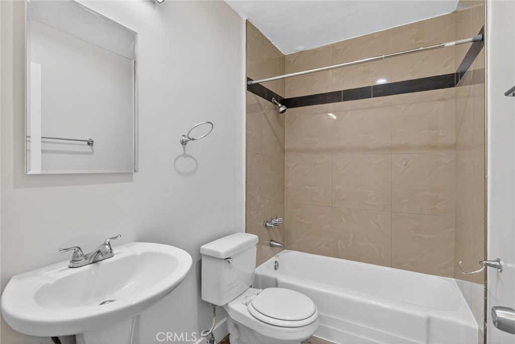 1036 Saint Louis Property Photo 8