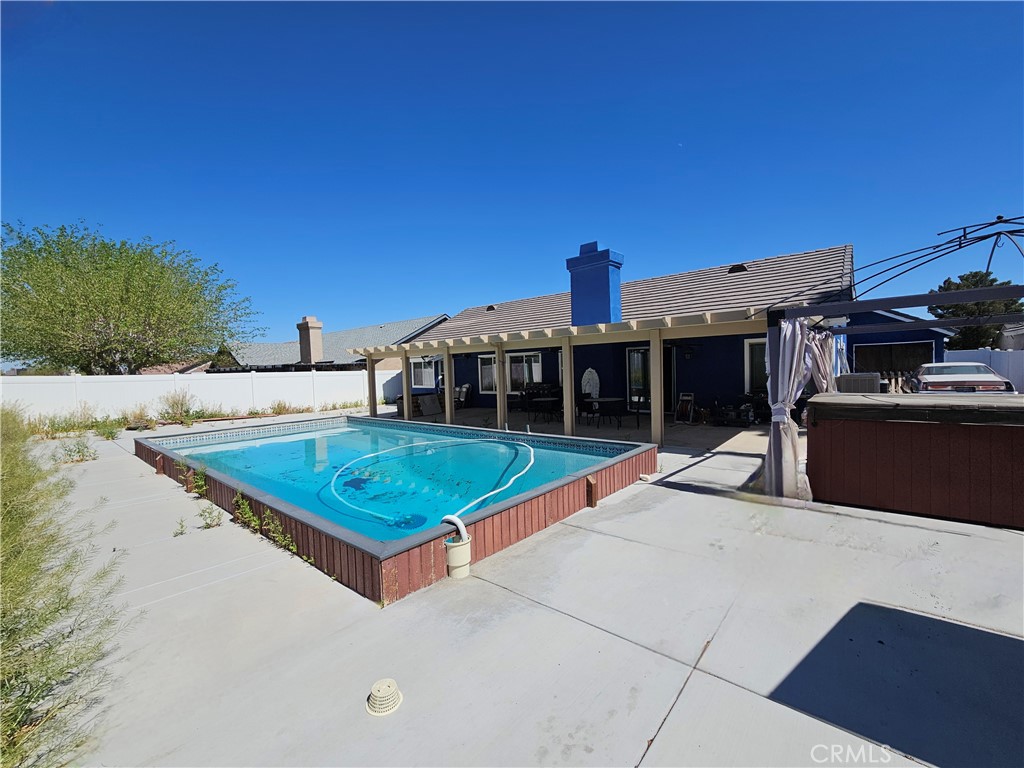 12996 Pacoima Property Photo 7